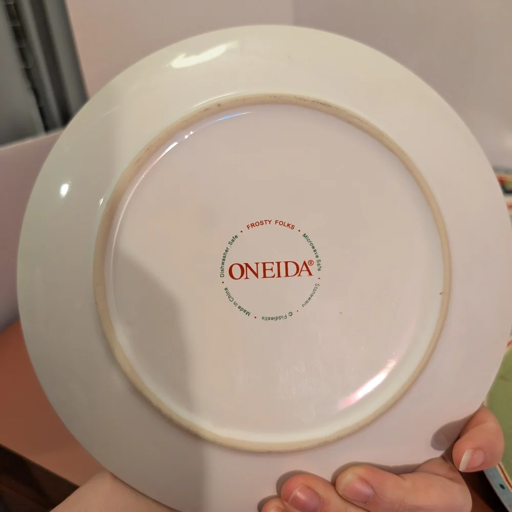 Lot of 3 (THREE) Oneida Frosty Folks Stoneware Dessert/Salad Plates